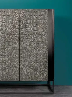 Luxusní vysoká komoda z masivu Croco Mango černá 100cm Nová Kolekce