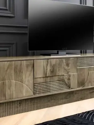 Nakupujte Hned Masivní TV stolek Art Deco Mango 200cm Šedá elegance s 3D čely