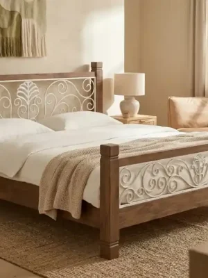 Dřevěná manželská postel Isabella s ornamenty 180x200 Zlevněný