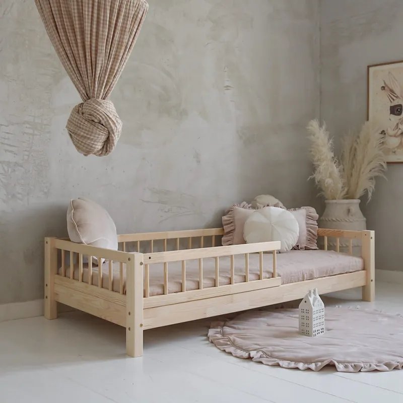 Značkový Dětská postel se zábranou Basic Bello - 80 x 160 / přírodní